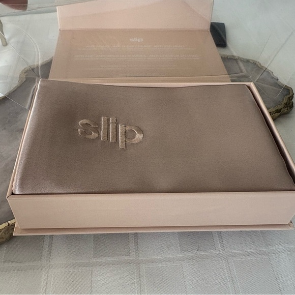 New Slip Queen-sized Silk Pillowcase in Caramel - Picture 2 of 8